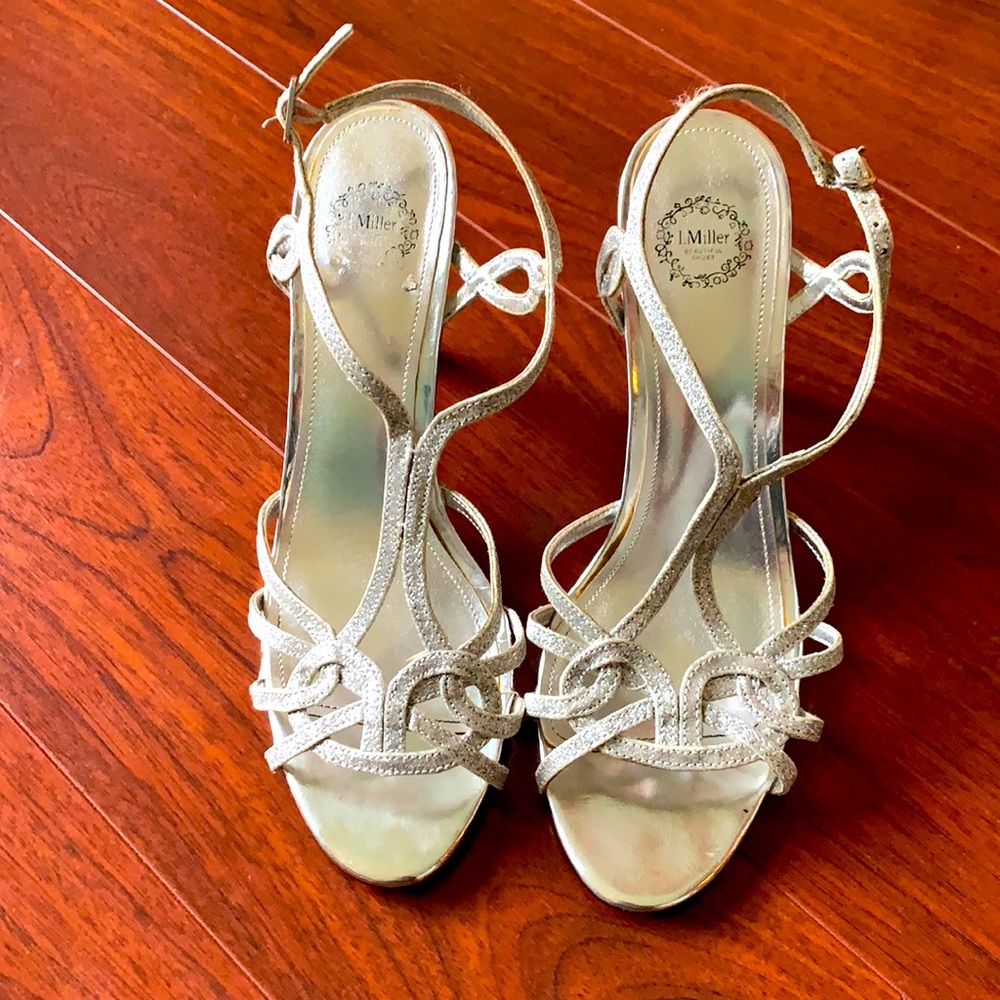 I. Miller beautiful shoes sparkly silver strappy 4” high heel, size 8